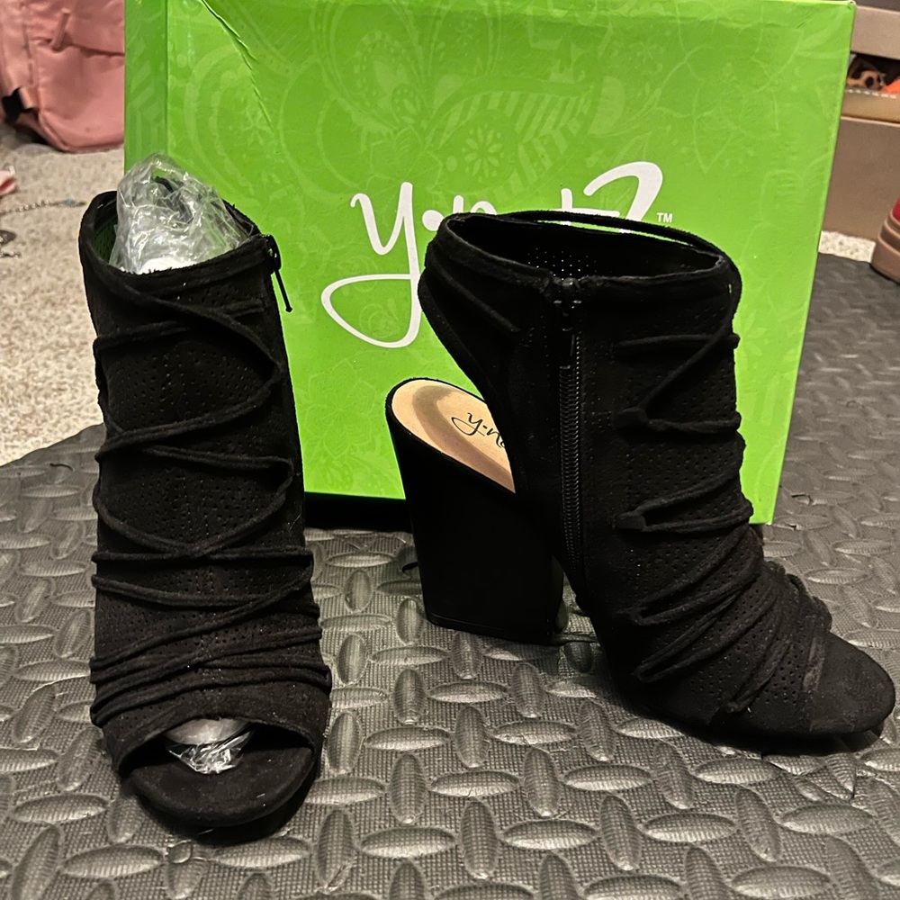 Elegant Black Open Toe Heels